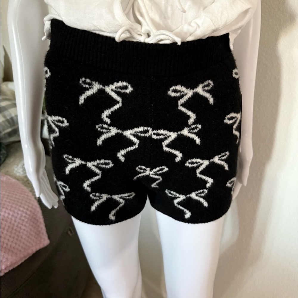 Wild fable NWT Sweater Black and White Bow Patterned Women Shorts